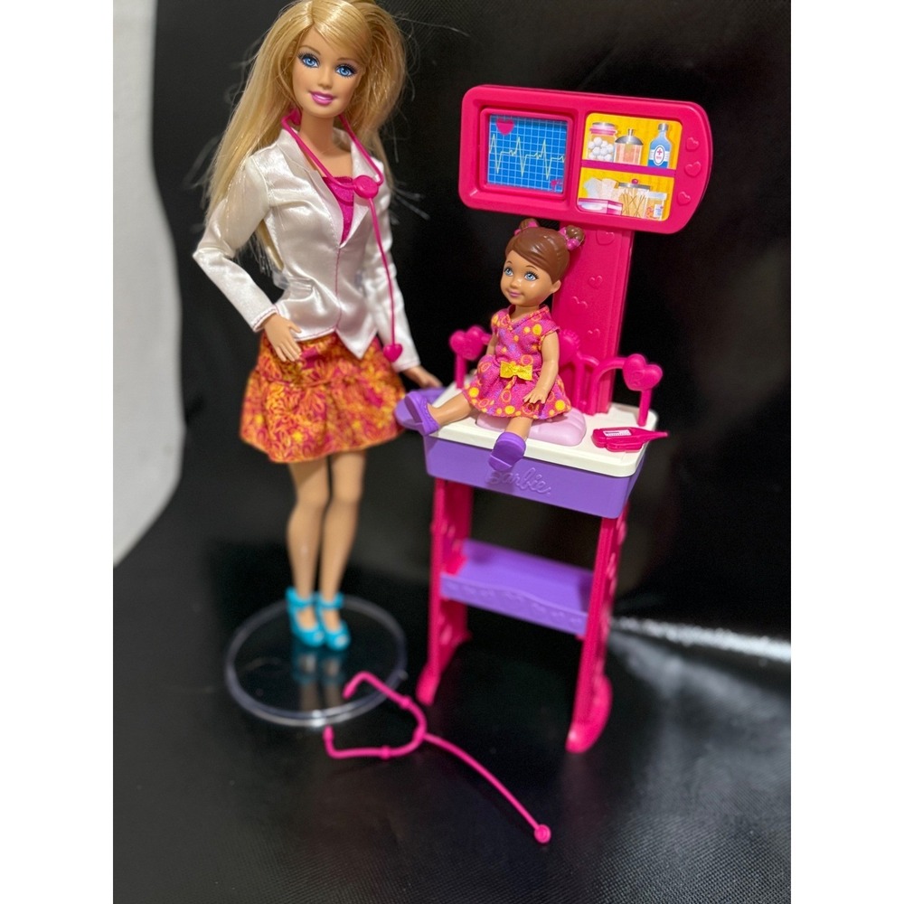 Barbie‎ Pediatrician Doll Playset with Toddler Patient and Exam Station Pink